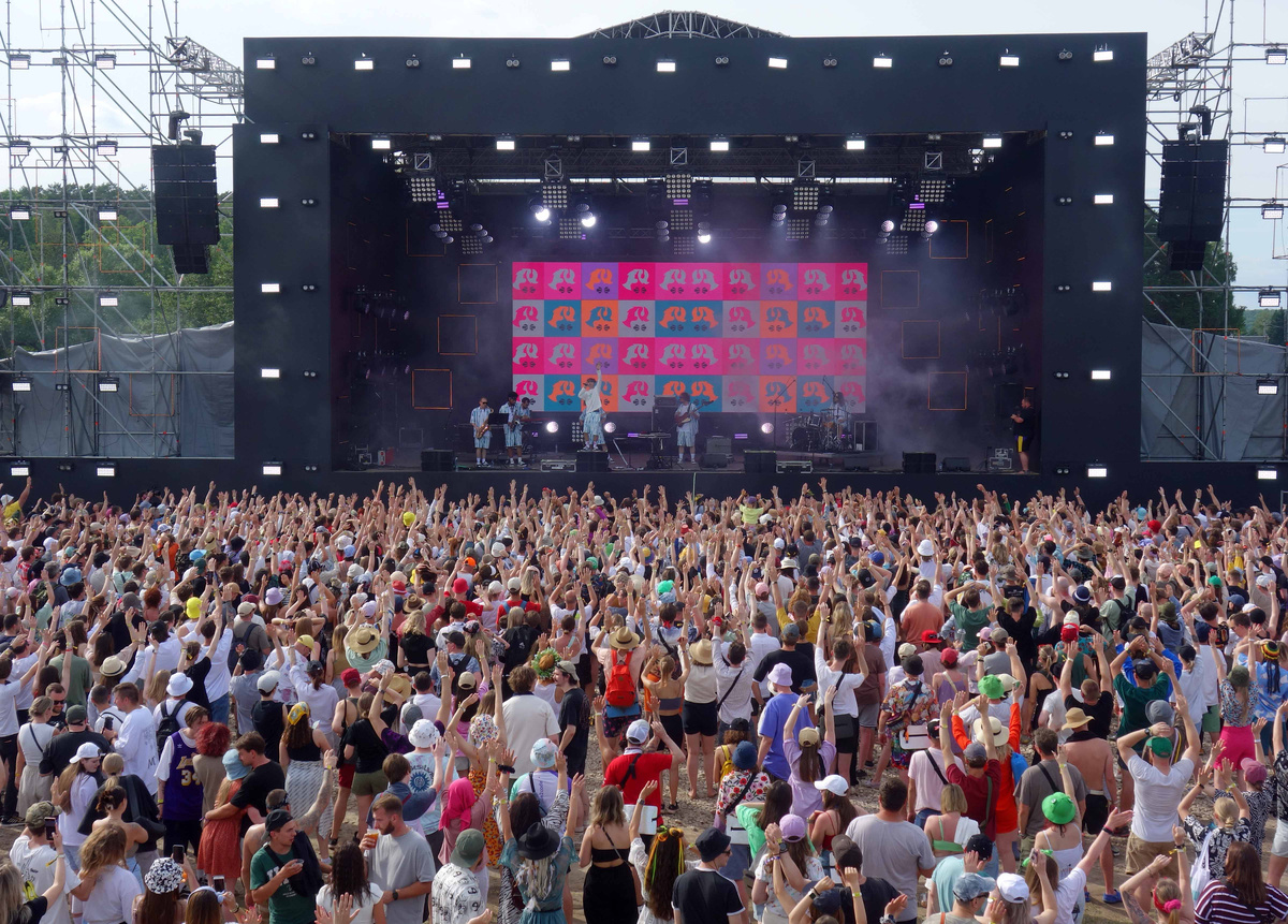 В этом году фестиваль «Дикая Мята» снова собрал более 20 тысяч человек.