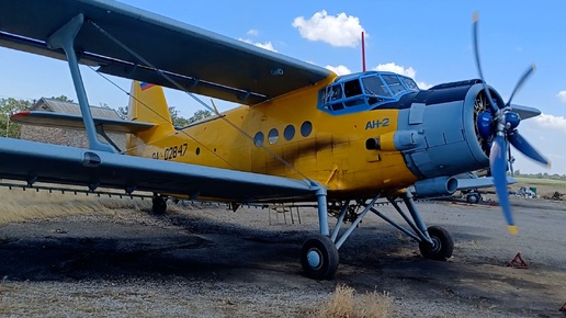 Descargar video: Рабочие будни самолета Ан-2. Похолок и Мусиль в небе Кубани 2024