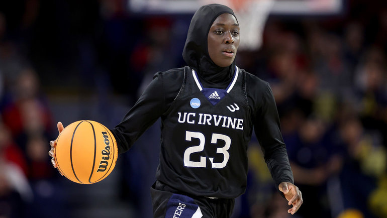    Диаба Конате не выступит за сборную на Олимпиаде из-за запрета играть в хиджабе. Getty Images