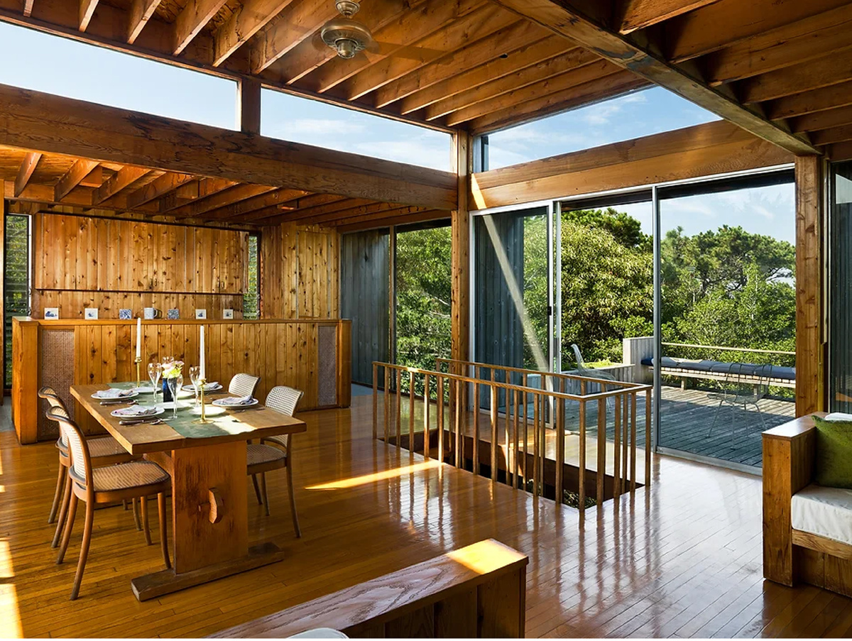 Дом на Бичкомбер-Уолк, 552