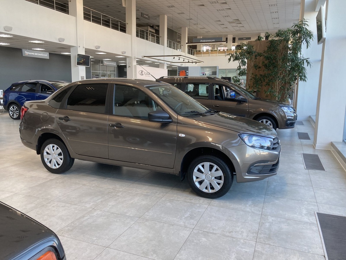 В прошлом году автоконцерн ввел предельные цены на продажу Lada в российской дилерской сети.