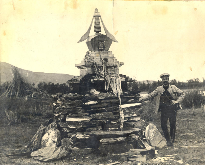 Въезд в город Белоцарск украшает оваа, 1913 год