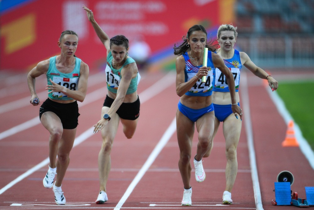    Россиянка Полина Ткалич (№ 424) показала потрясающий бег, на 400 м обновила личный рекорд (50,16 секунды) и попала в топ-10 и топ-5 мирового и европейского летнего сезона соответственно. / РИА Новости
