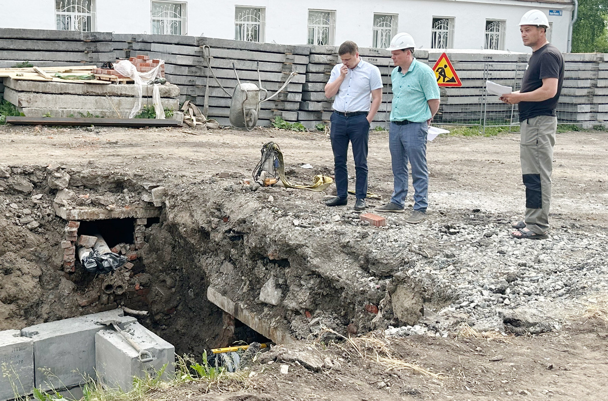 Работы ведутся на улице Карла Маркса