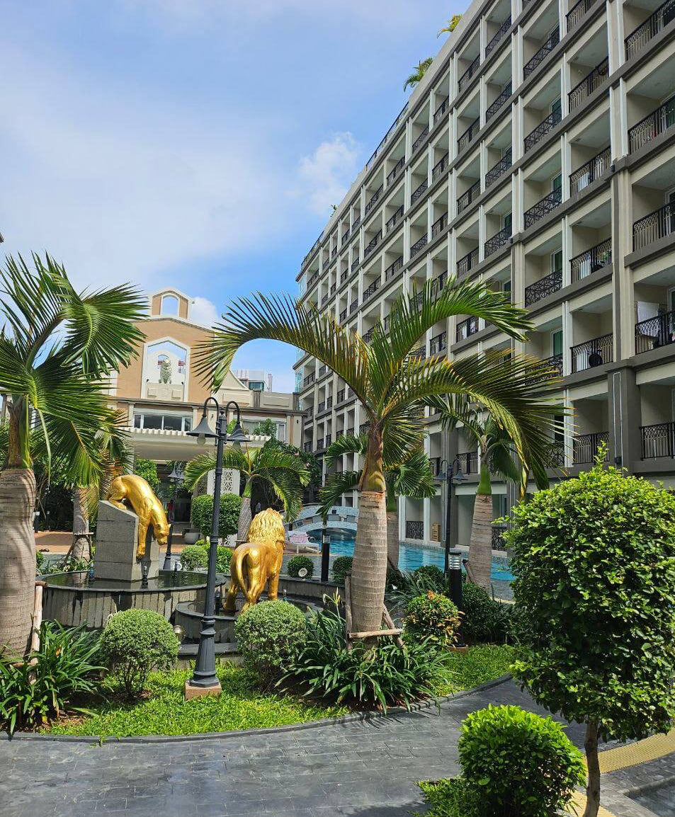 Dusit Grand Park 2. 