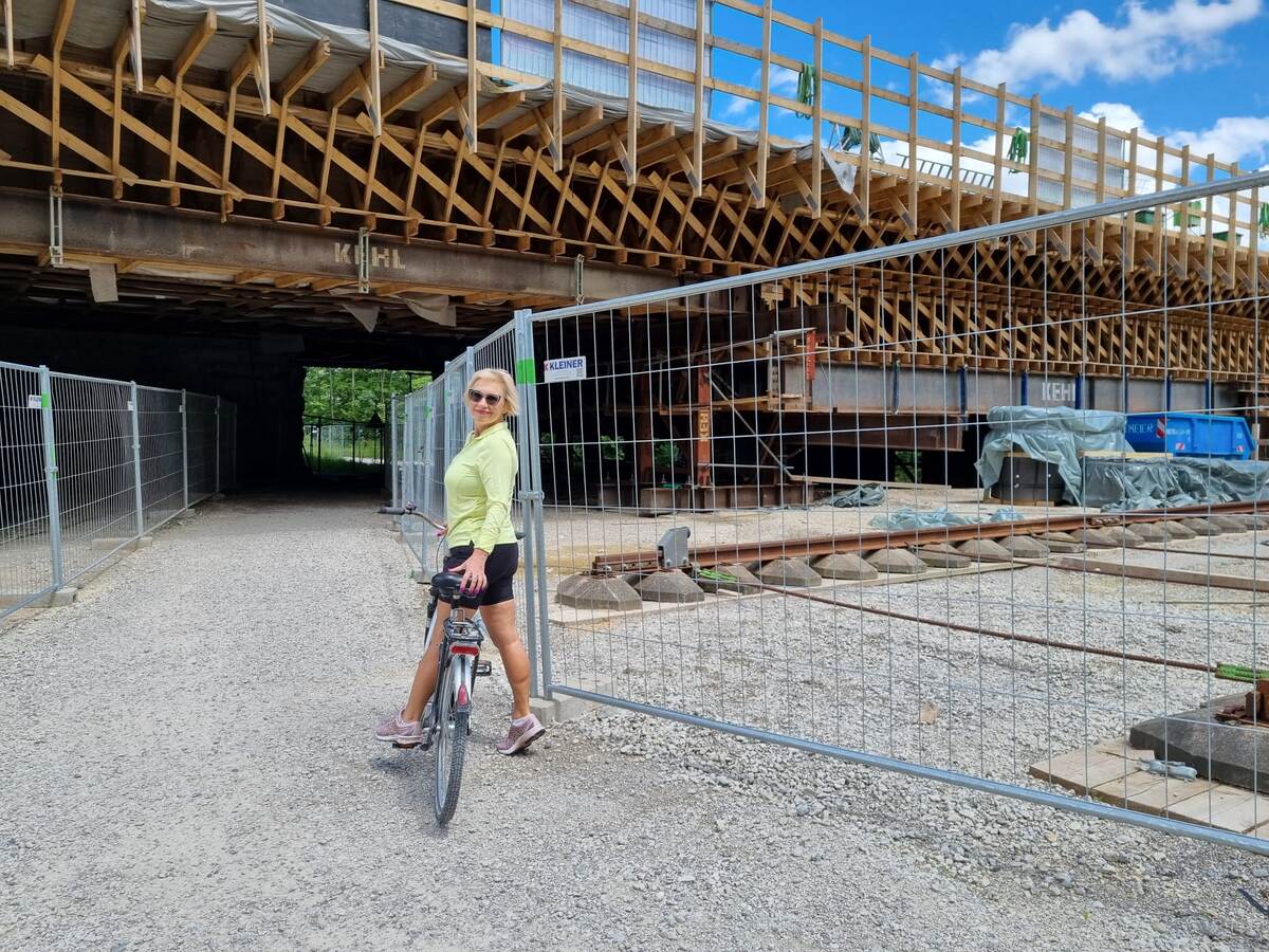 Дорога вдоль реки наконец-то открыта, а то приходилось ездить в объезд