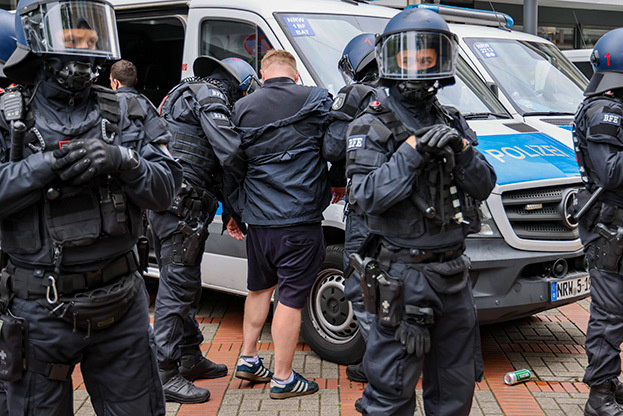    Немецкая полиция наводит порядок на улицах. Global Look Press
