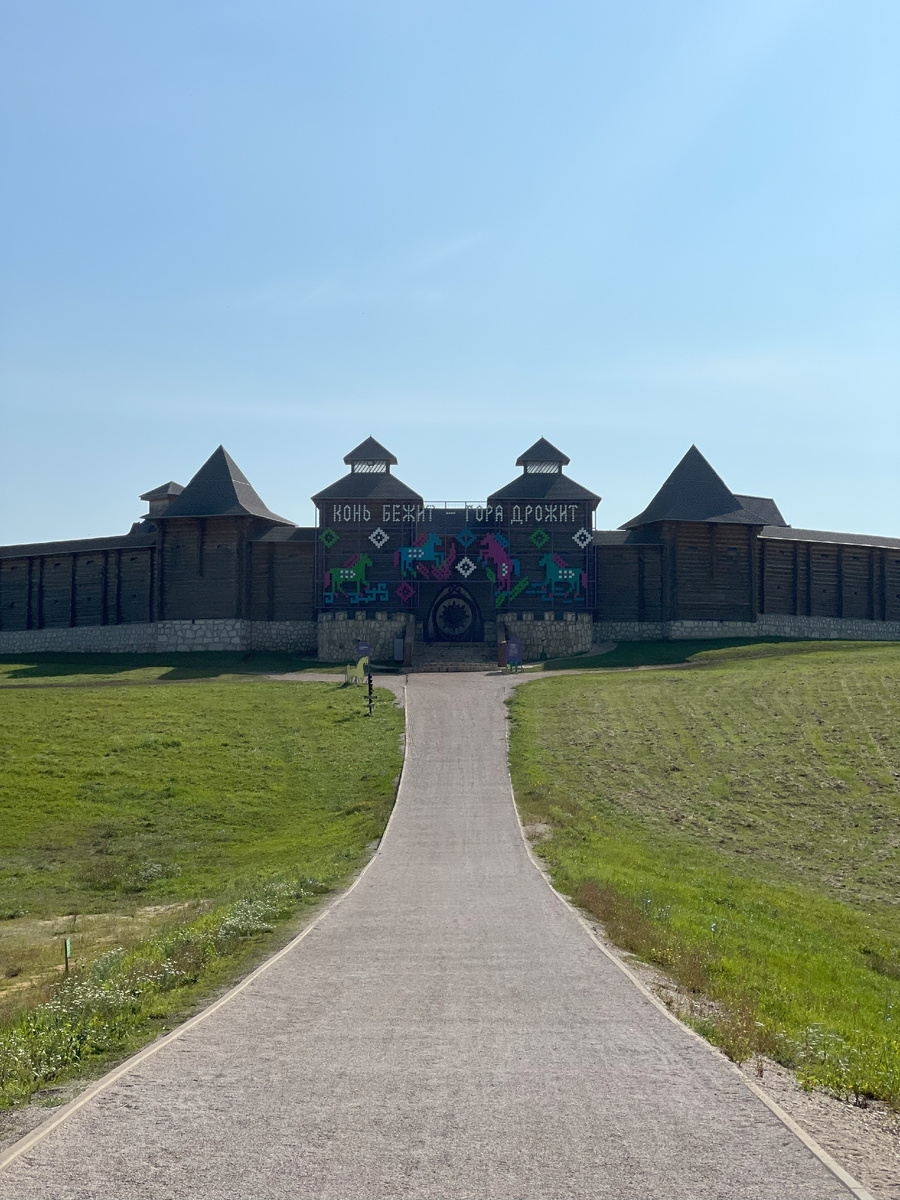 Деревянная древнерусская крепость