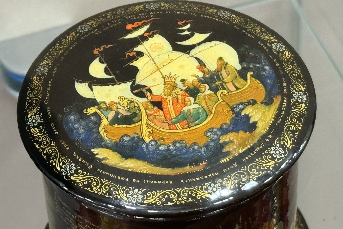  📷 📷 📷 📷 📷 📷 📷 📷 📷 📷 📷 📷 📷 📷 📷   Пушкин в лаковой миниатюре Палеха и Холуя