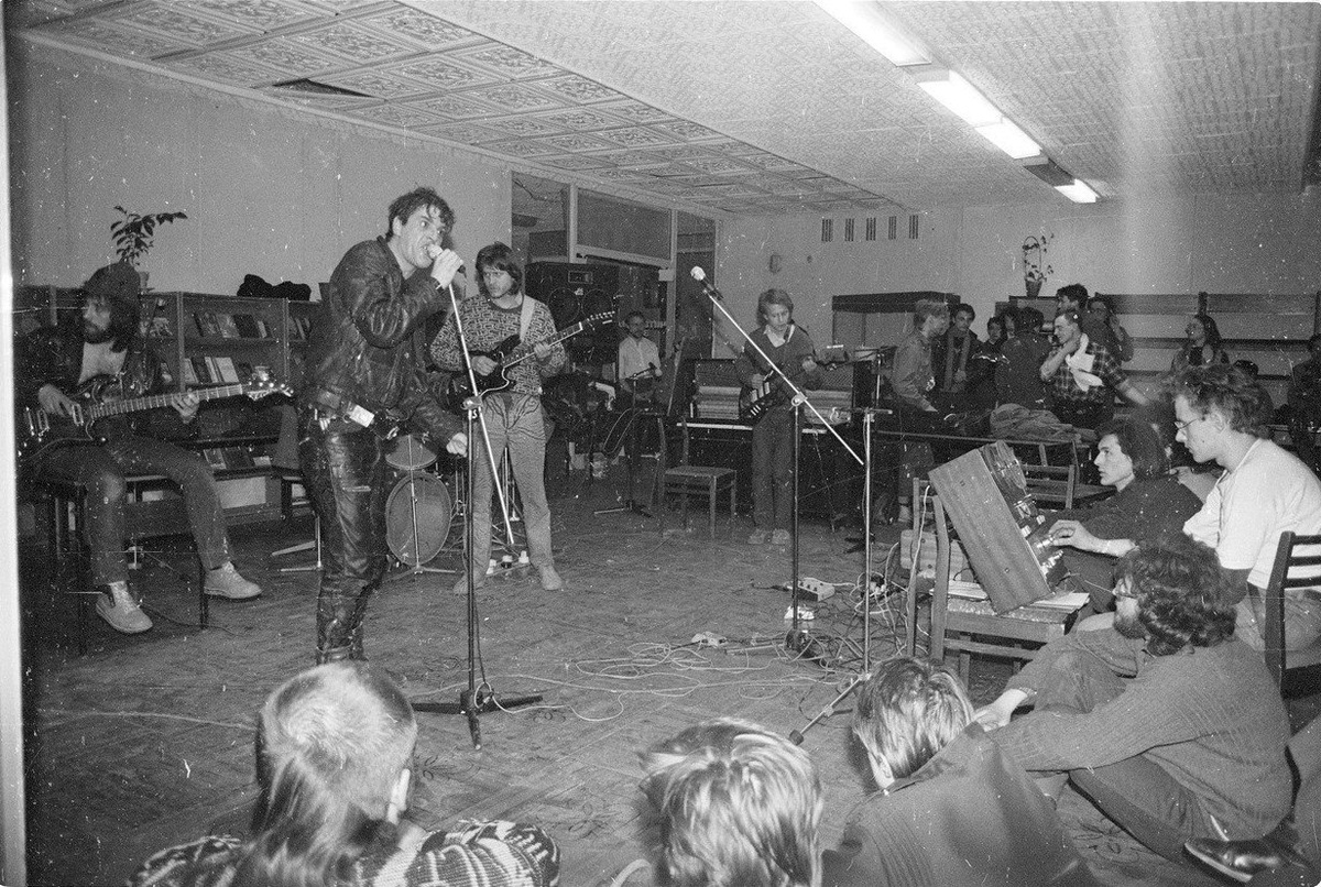 1993 год. Иркутск. Из архива Григория Селезнева.  Фото из ВК группы "Ник Рок-н-Ролл. Официальное сообщество"