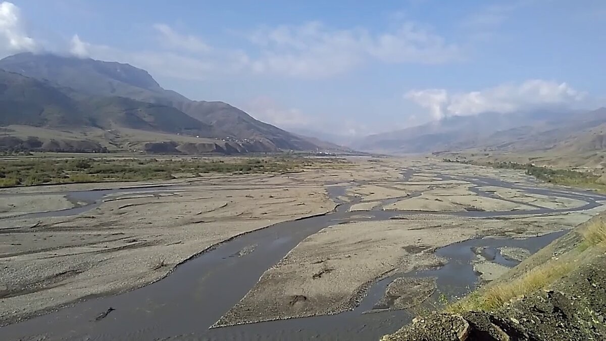 Самур при низкой воде. Источник: Яндекс картинки