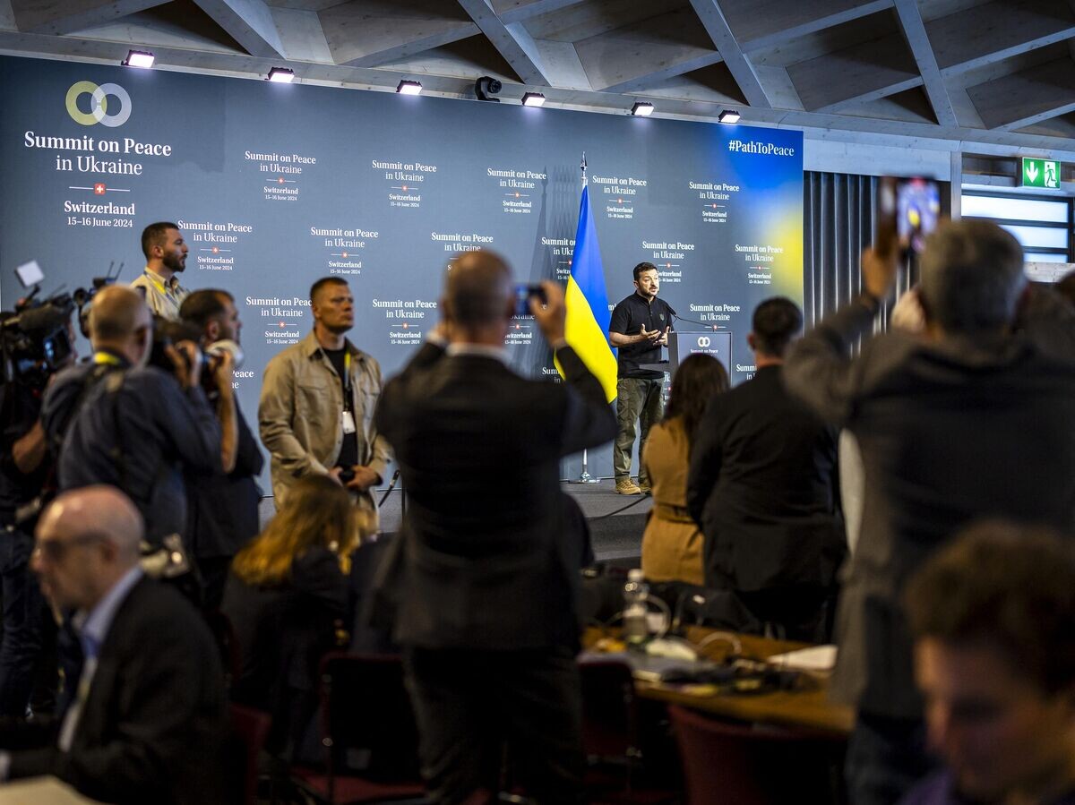    Владимир Зеленский на конференции по Украине на курорте Бюргеншток, Швейцария© AFP 2024 / MICHAEL BUHOLZER