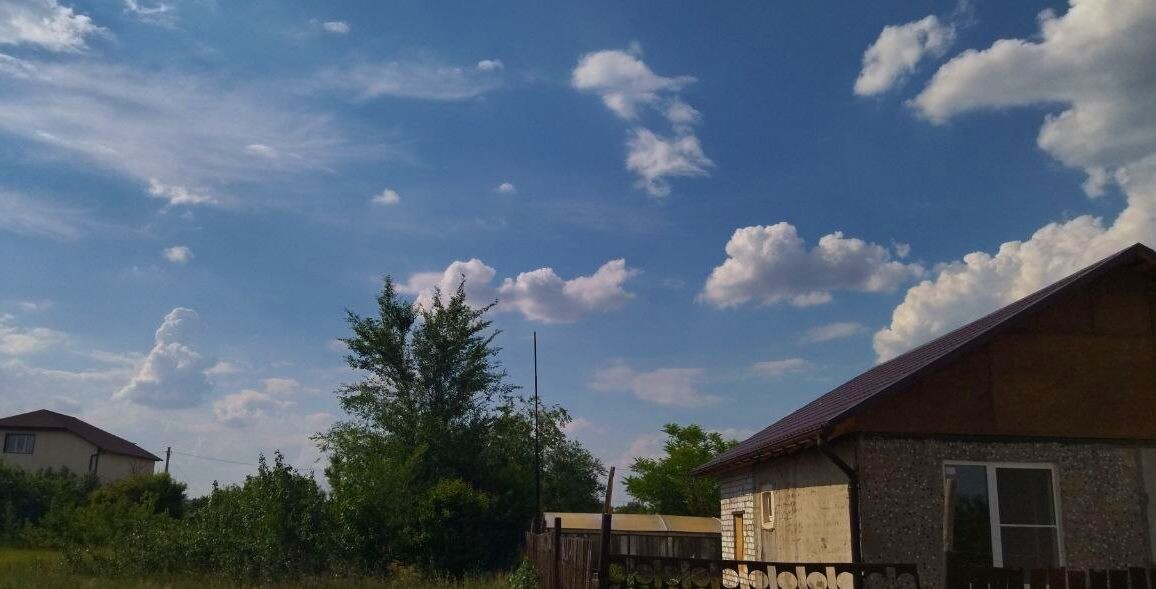 Облака над загородными участками