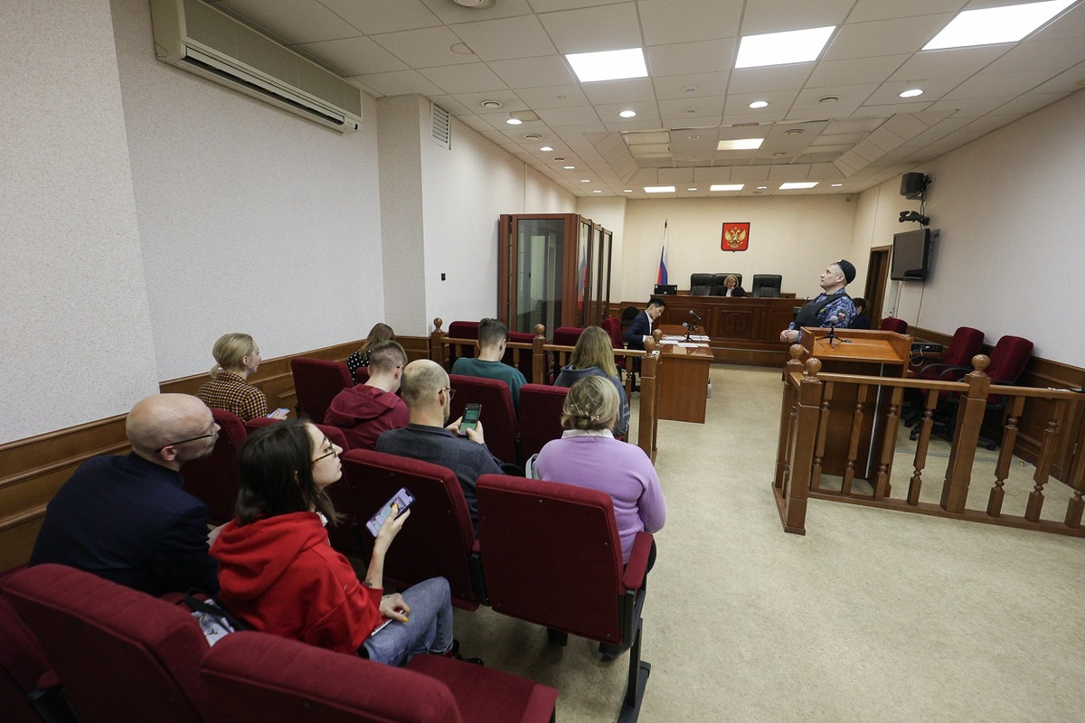 Суд установил ряд запретов для Артура Гузаирова.  Фото: ФедералПресс / Иван Кабанов