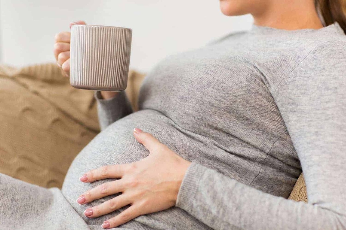 Беременные женщины и кормящие матери могут спокойно пить кофе без кофеина, получая всю пользу чистой арабики без эффекта от кофеина