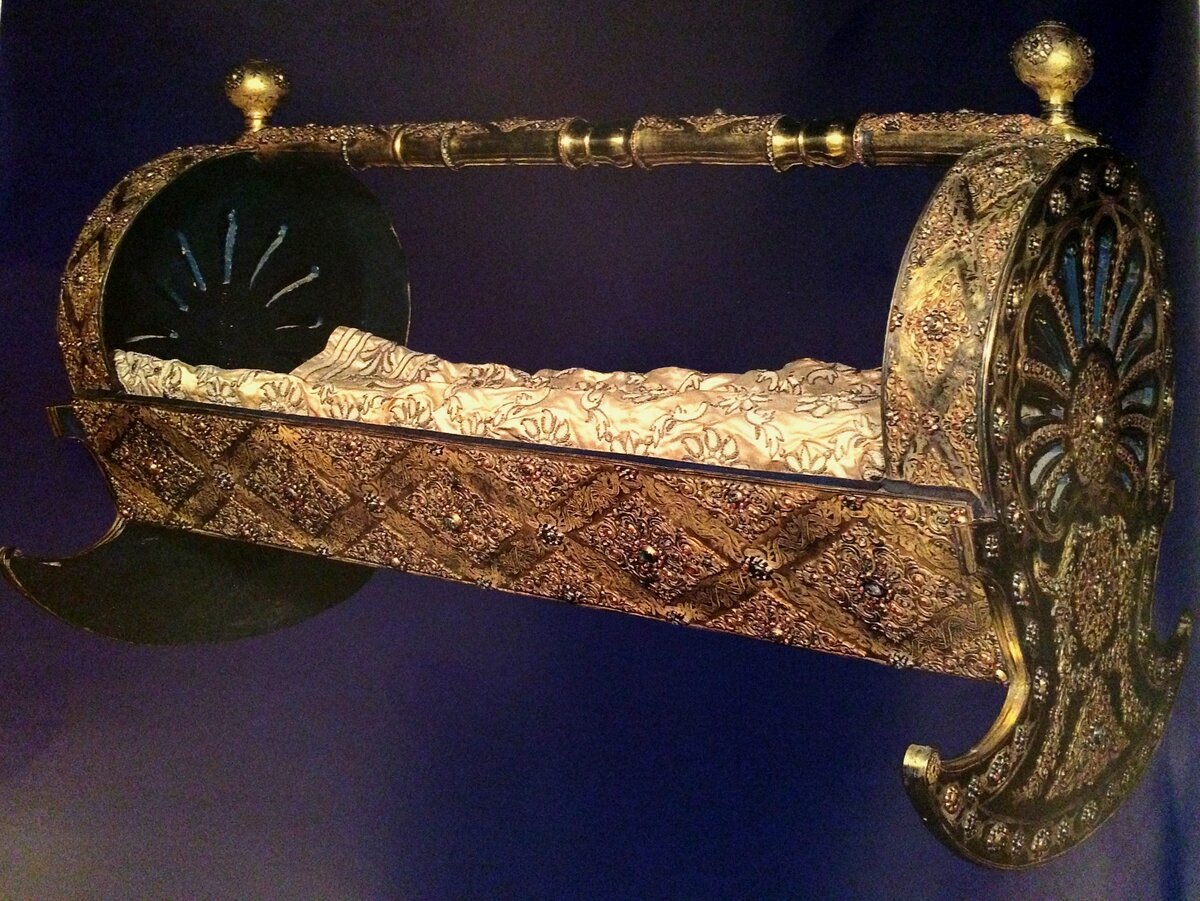 Колыбель новорожденного.