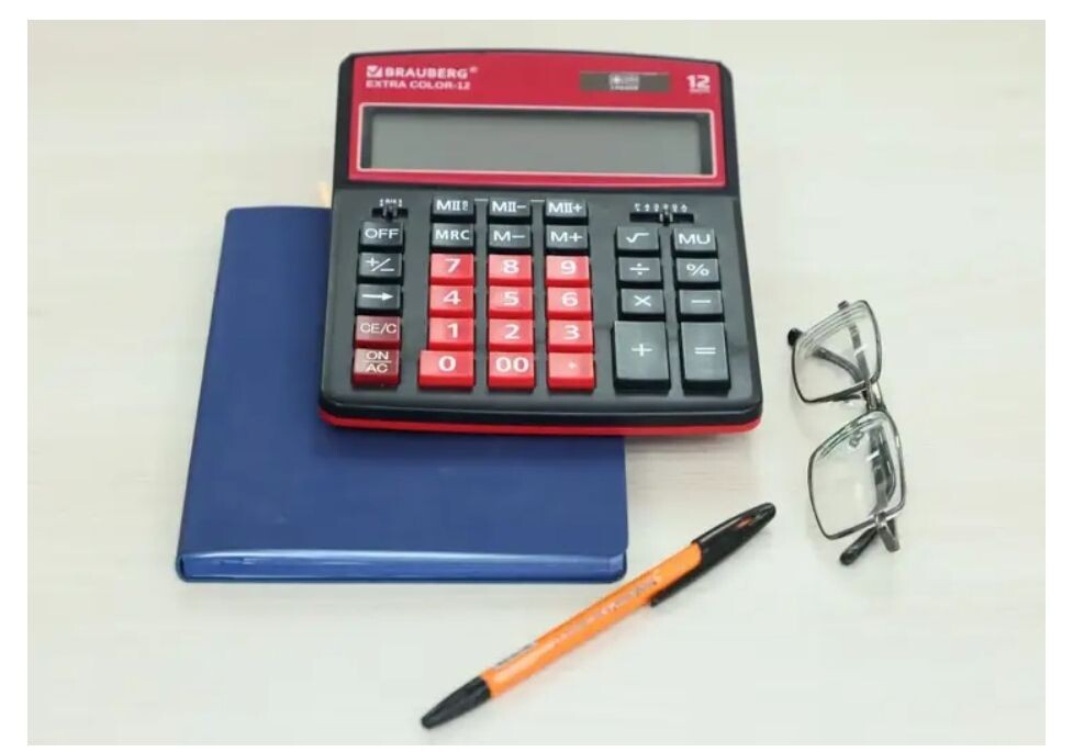     Калькулятор. Источник: mk.ru Автор фото: Дмитрий Шабалин