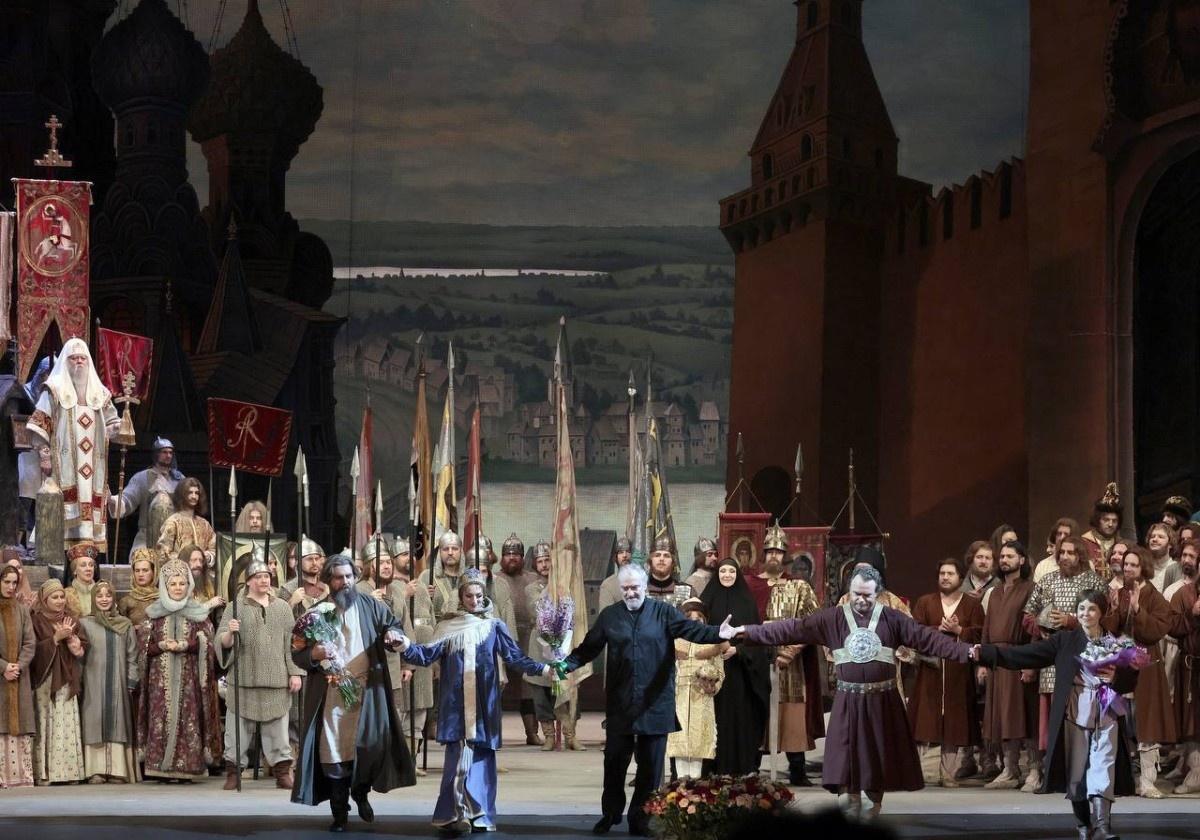 12 июня 2024 года, в День России, на Исторической сцене Большого театра состоялся показ оперы «Жизнь за царя» Мариинского театра.