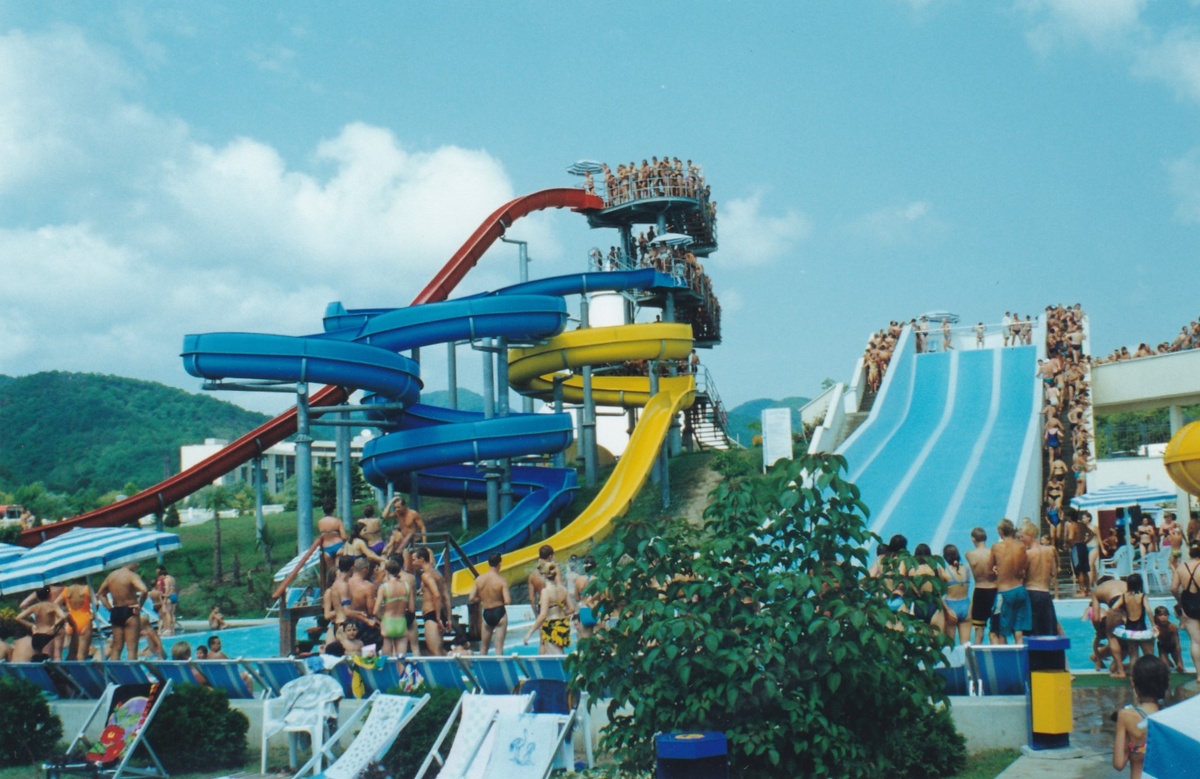 Аквапарк "Дельфин" в Небуге. 1999 год.