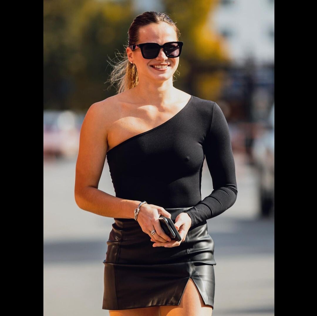 Илона Маркова - женский хоккей может быть красивым.