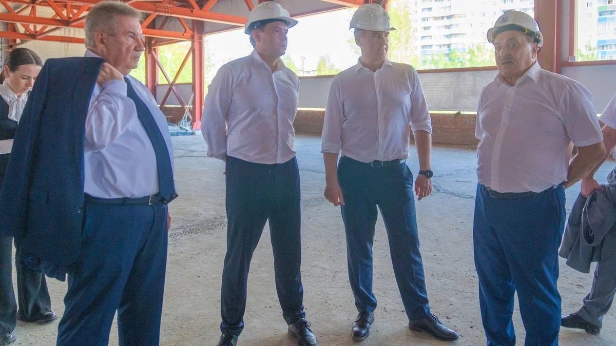    Руслан Кухарук предложил наладить в Югре производство малых архитектурных форм