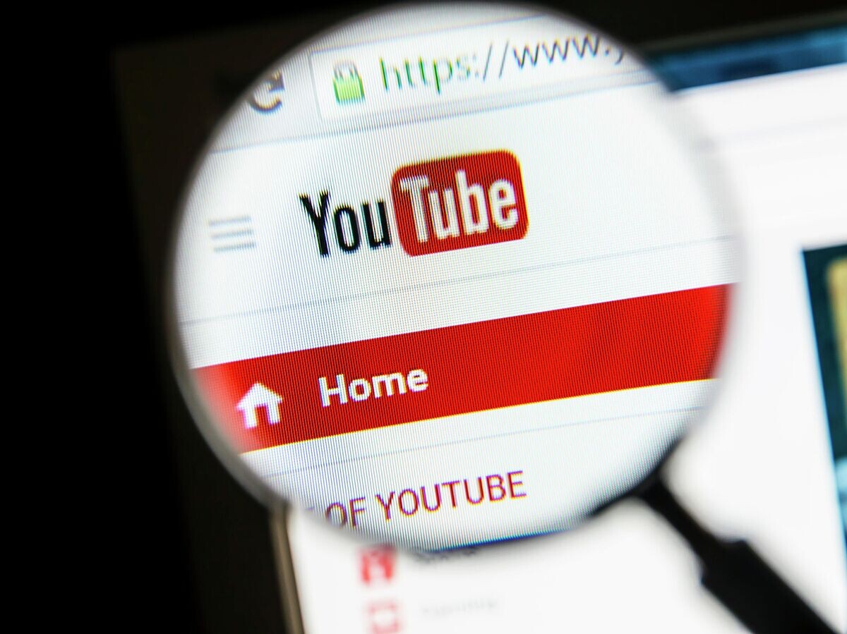    Логотип YouTube© Depositphotos.com / ibphoto