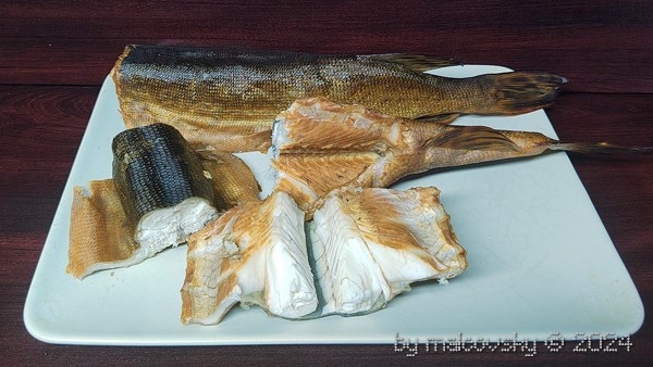 Щука горячего копчения.