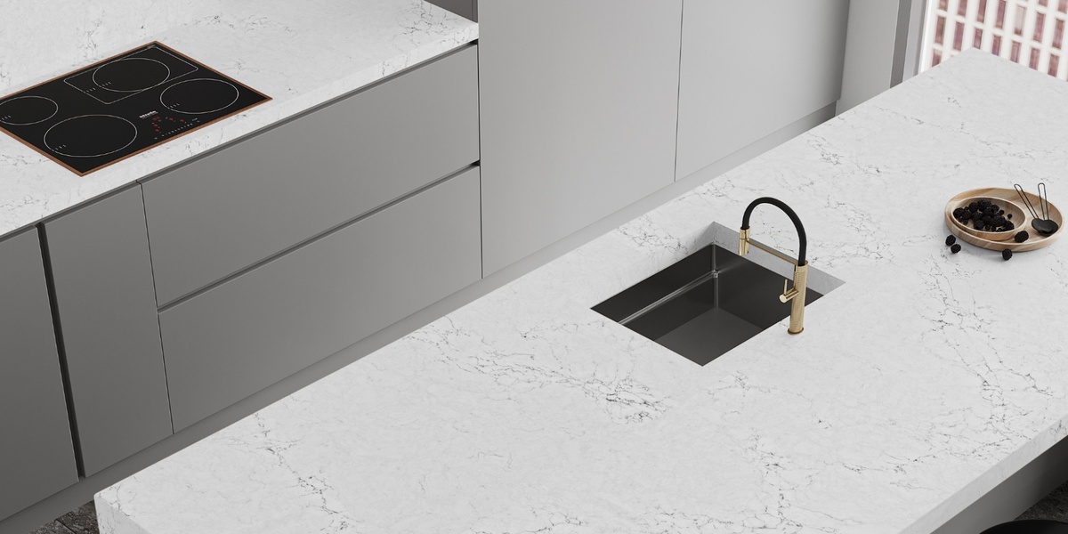 Мойка в столешнице из кварца Bianco Venatino от Quantra Quartz