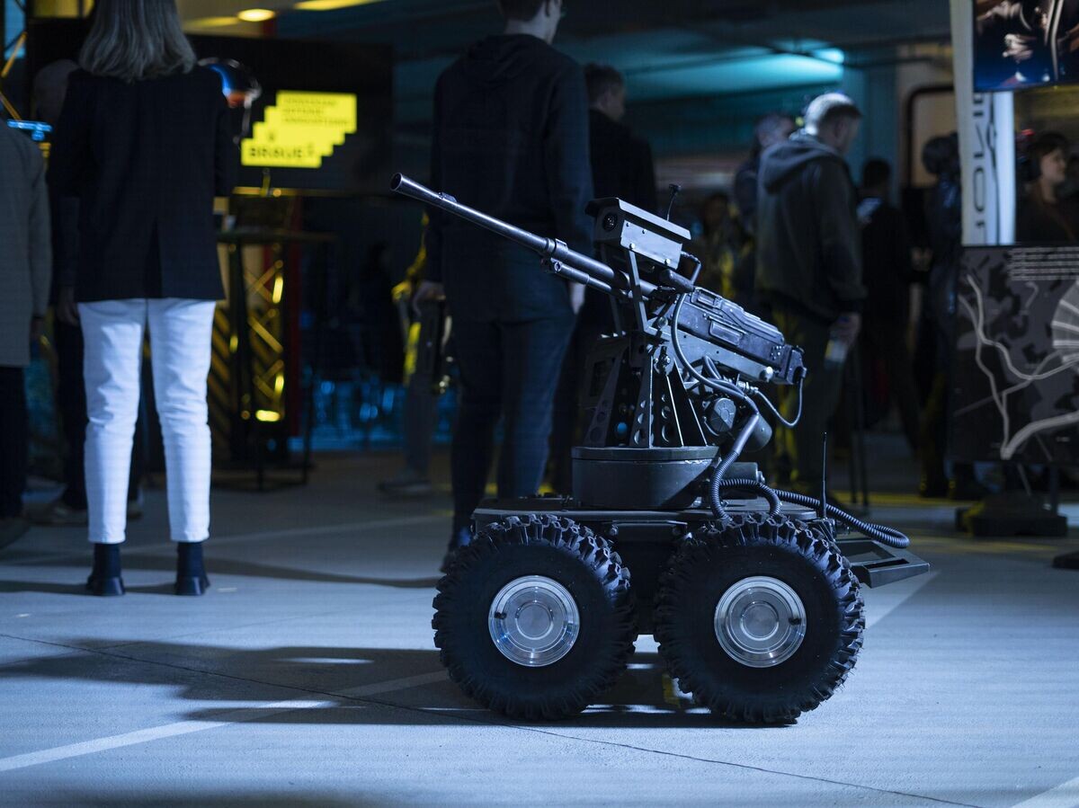    Украинский наземный беспилотник "ГНОМ" на презентации в Киеве© AP Photo / Hanna Arhirova