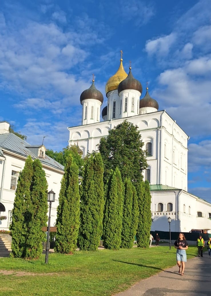 Троицкий собор в Псковском Кремле. Фото автора 
