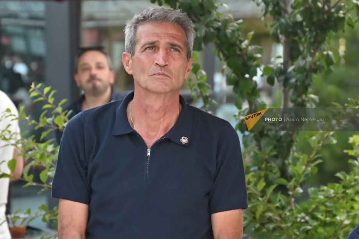 Отец Генриха Акопяна, Гурген (Амик) Акопян, во время 4-го мемориального турнира по водному поло имени Генриха Акопяна (17 июня 2024).Еревaн © Sputnik / Aram Nersesyan