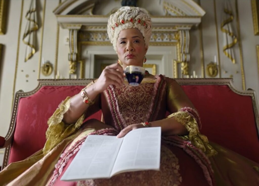 Королева Шарлотта в сериале. Источник: kp.ru
