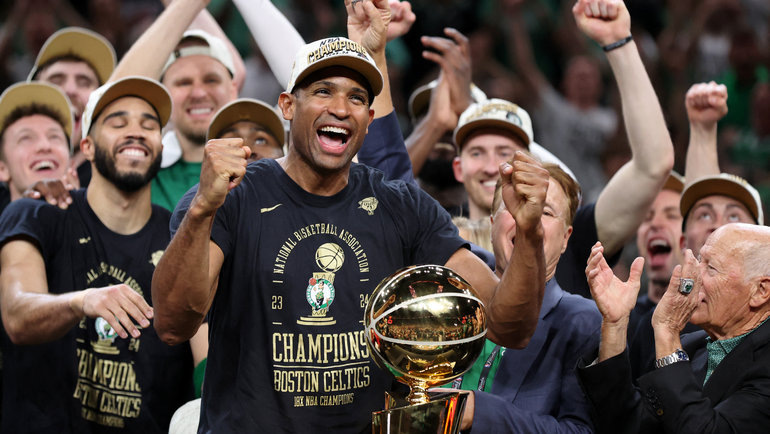    «Бостон» после победы в финальной серии. USA Today Sports