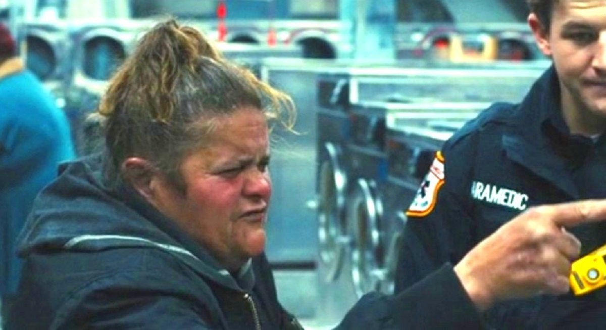 - Да вы троглодит, сударь! Закусывать "Шато Марго" 1973 года ризотто с белыми трюфелями - это же моветон! 