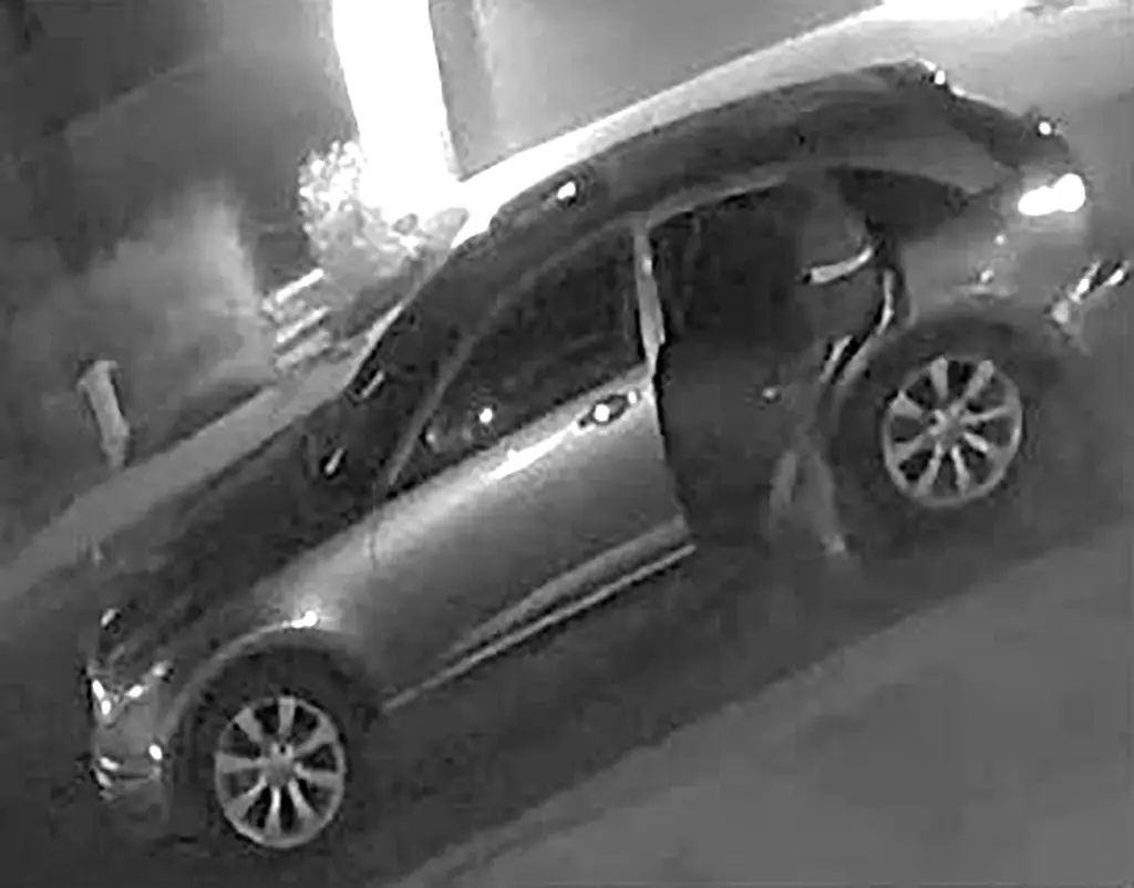 Агента секретной службы под дулом пистолета ограбили, когда он охранял президента Байдена в Калифорнии. Тастин П.Д.