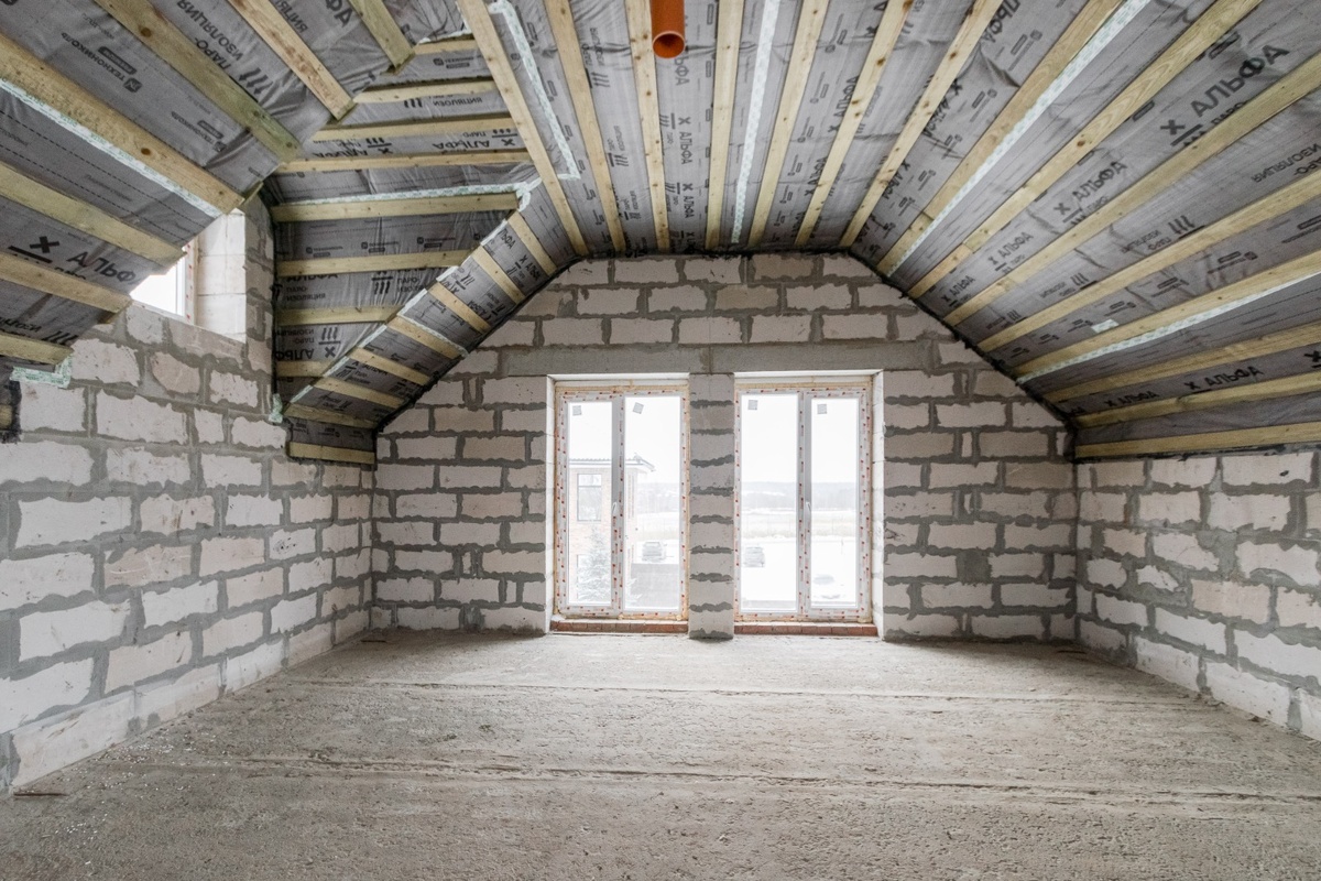 Коммуникации заведены в дом. Покупателю остается выбрать, как делать разводку