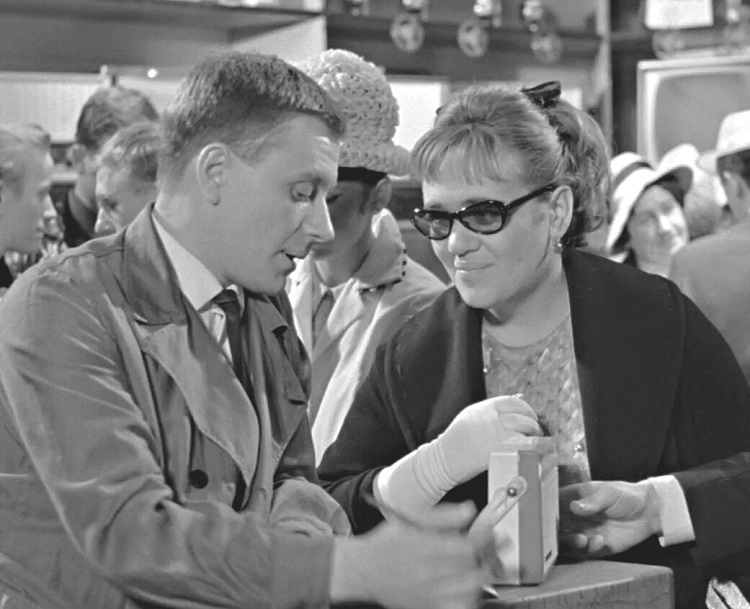 Кадр из фильма «Берегись автомобиля» (1966) Скриншот.