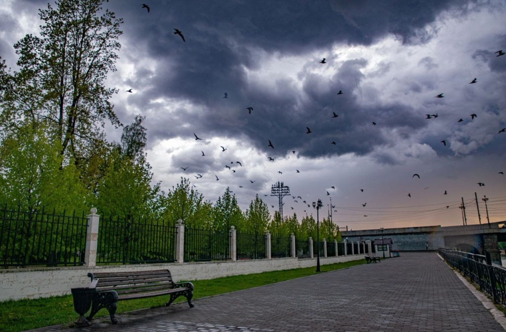 Погода 18 июня в Твери. Гром и молния