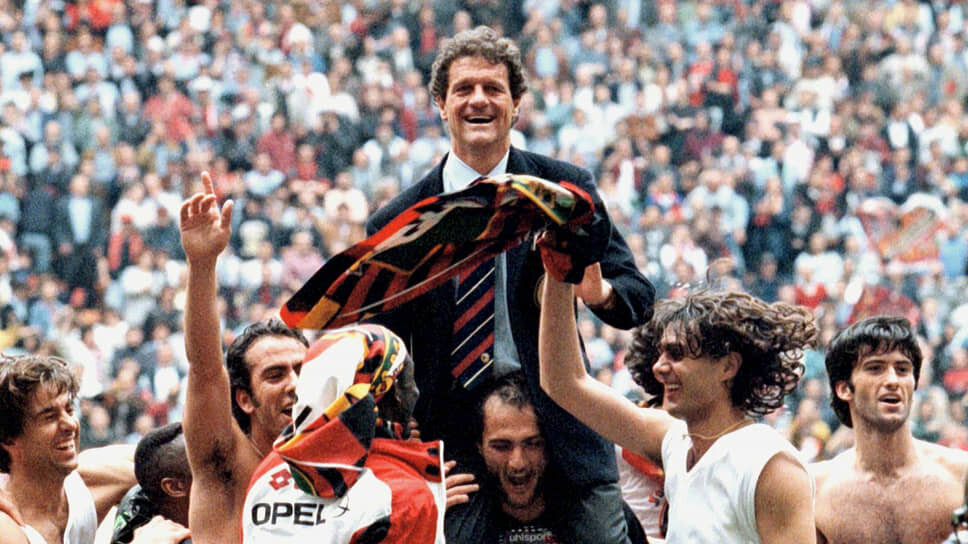    Тренерскую карьеру Фабио Капелло начал в 1987 году в «Милане», заменив в последних шести играх сезона уволенного Нильса Лидхольма. Два матча из шести закончились победой, два — поражением, два — ничьей. После этого Капелло работал в административном аппарате клуба, а в 1991-1996 годы вновь возглавлял «Милан». Под его руководством команда стала чемпионом Италии (4 раза), победителем Суперкубка Италии (3), Лиги чемпионов (1), Суперкубка УЕФА (1). Клуб также провел беспроигрышную серию из 58 матчей c 19 мая 1991 года по 21 марта 1993 года Reuters