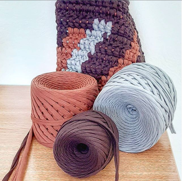 Вяжем коврик из трикотажной пряжи