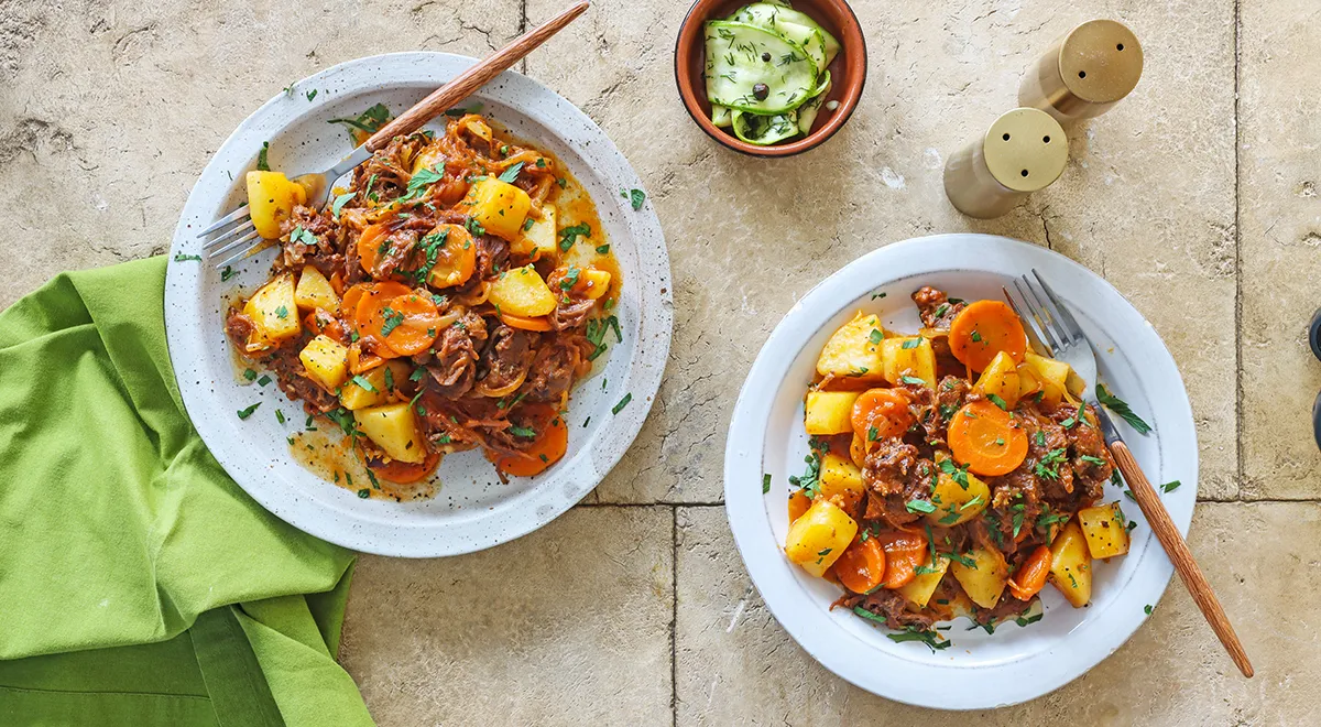 Картошка с тушенкой и томатной пастой