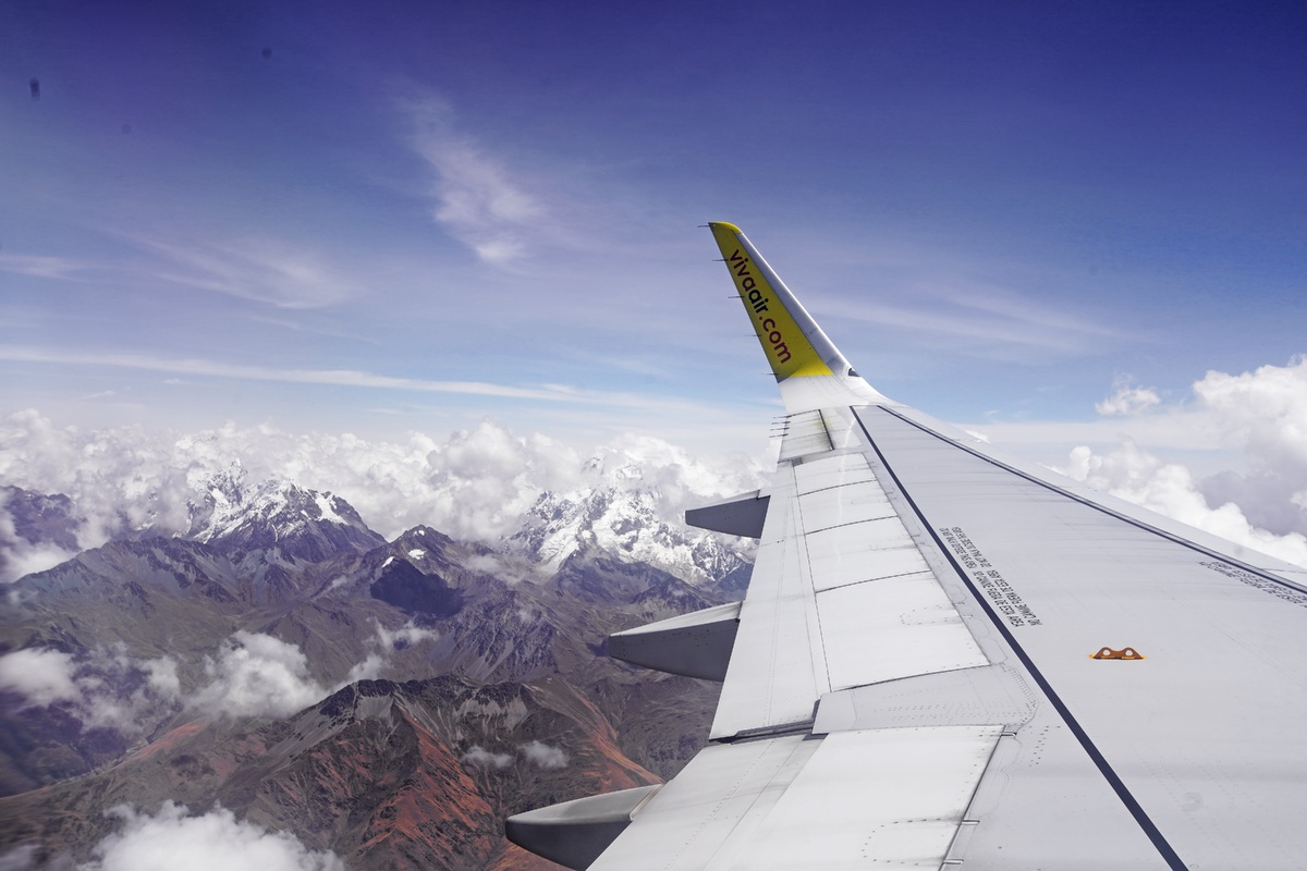 Перелёт в Лиму из Боготы - вдоль снежных вершин Кордельера Благка