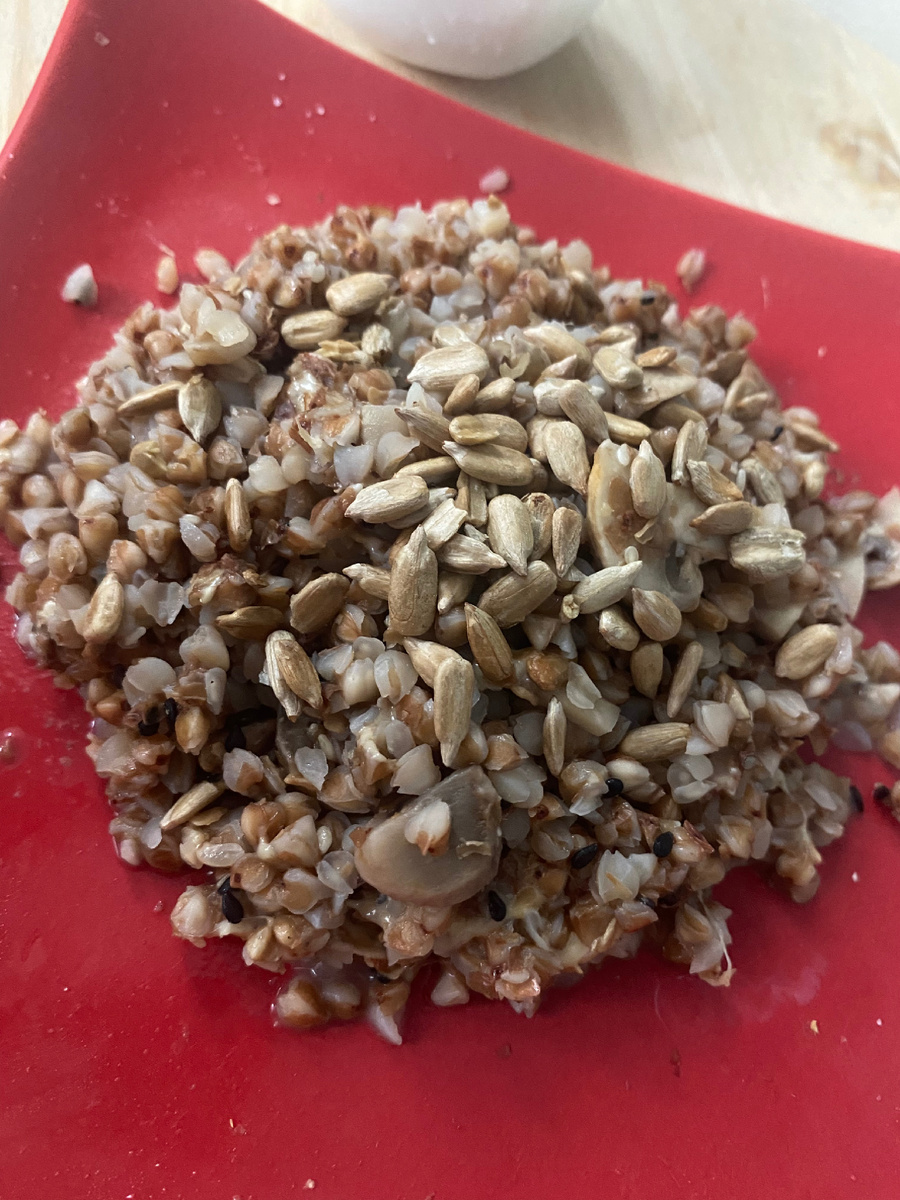 Гречка с сыром и грибами 