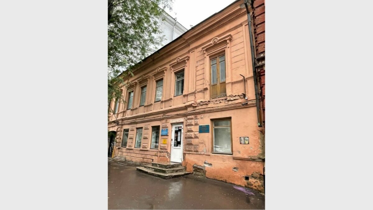    Дом в Ростове-на-Дону, на втором этаже которого жила Людмила Назаревич (ныне здесь размещен Шахматный клуб)