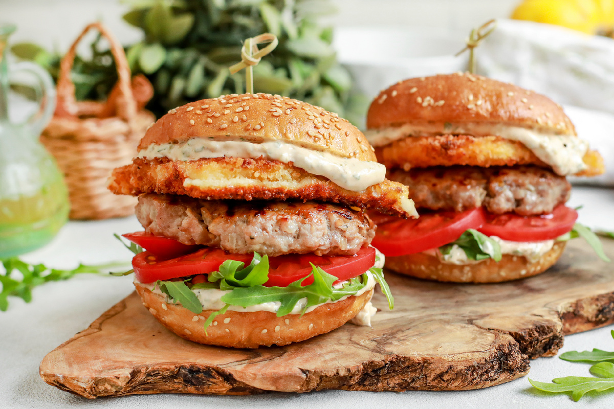 Моцарелла Мэлт Бургер с криспи корочкой и микс фаршем