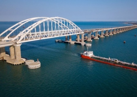    Крымский мост на украинскую «дезу» не ведётся