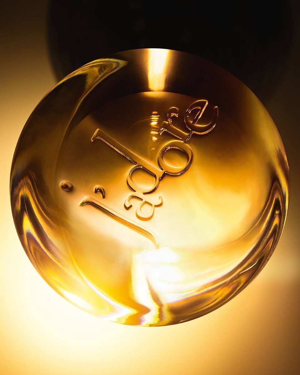    Рианна стала новым лицом парфюма J'Adore Dior (фото 2)