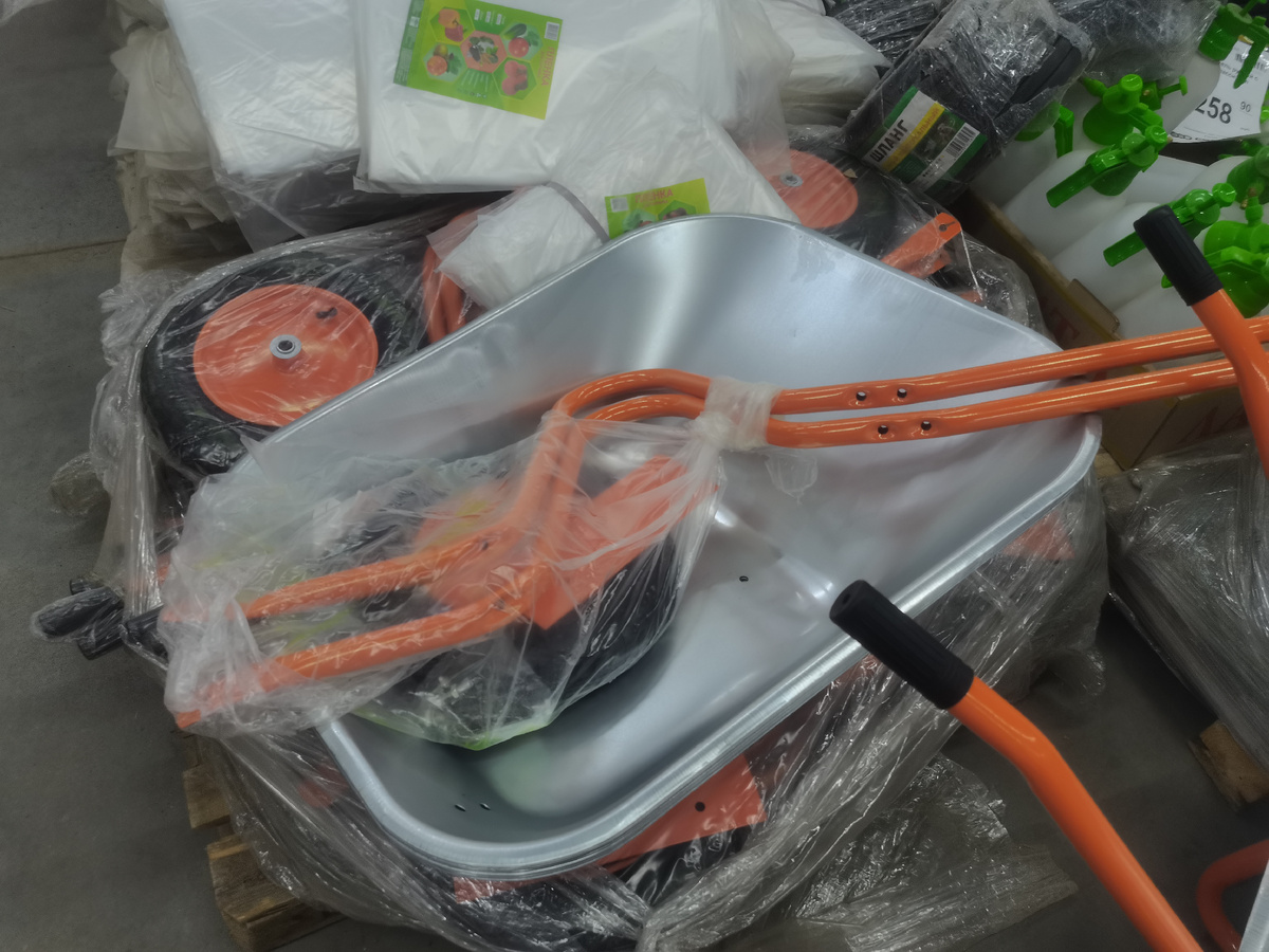 Продается в разборном виде.