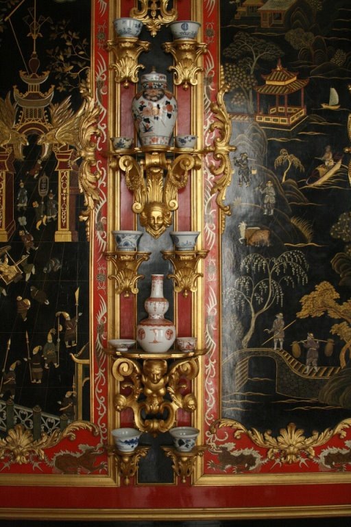 Лаковый кабинет во дворце Монплезир. Фото: https://vk.cc/cxIbM2 