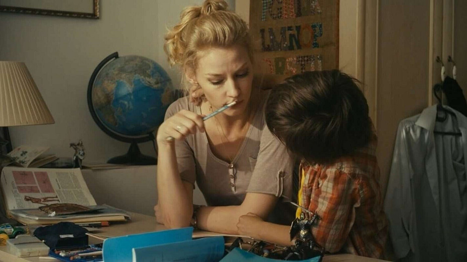     Кадр из фильма «Дневник мамы первоклассника»